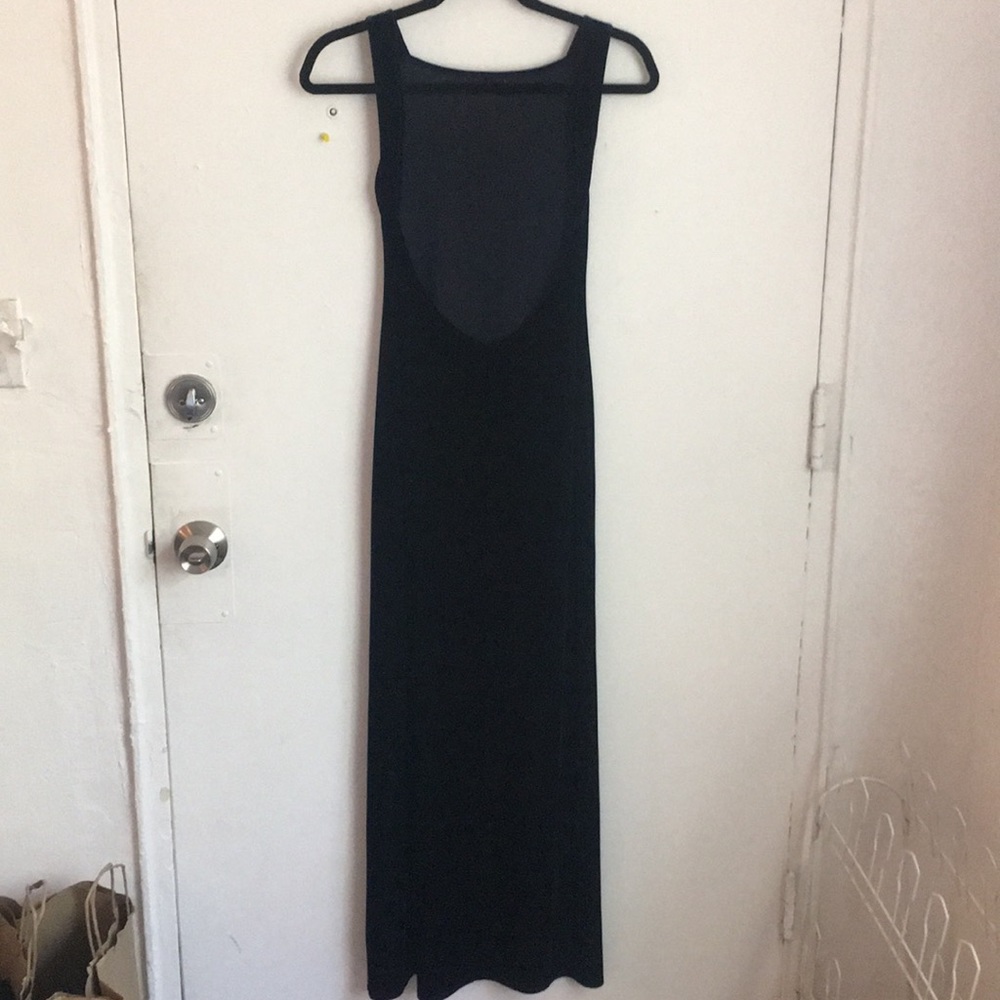 Laundry - Picture 2 of 5